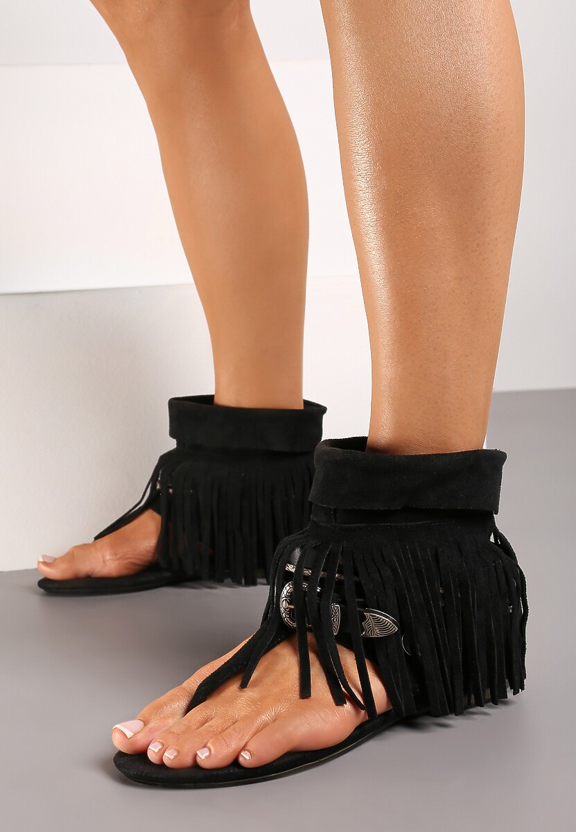 Czarne Sandały Typu Japonki Boho z Wysoką Cholewką z Frędzlami Effimay