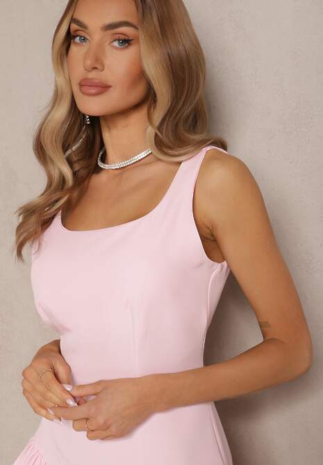 Różowa Rozkloszowana Sukienka o Taliowanym Kroju z Plisami Sorviane