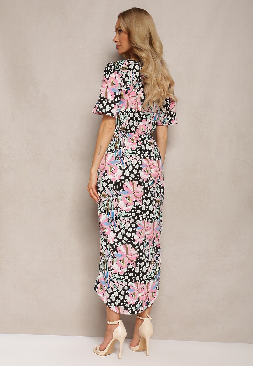 Czarno-Różowa Kwiecista Sukienka o Kopertowym Kroju z Gumką w Talii i Dekoltem w Serek Azila
