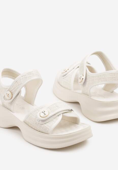 Białe Sandały na Tłoczonej Platformie z Tweedową Cholewką Odelea