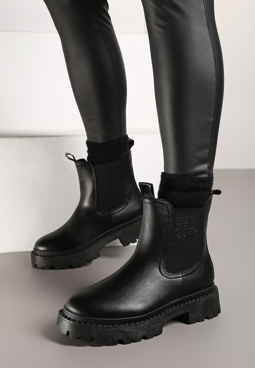 Czarne Botki na Platformie w Stylu Sztybletów Wykończone Gumką Lerisaria