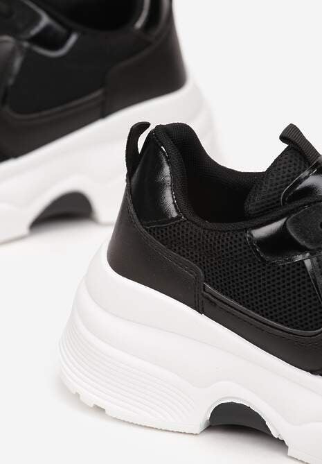 Czarne Sneakersy na Grubej Podeszwie ze Wstawkami z Perforacją Lanya