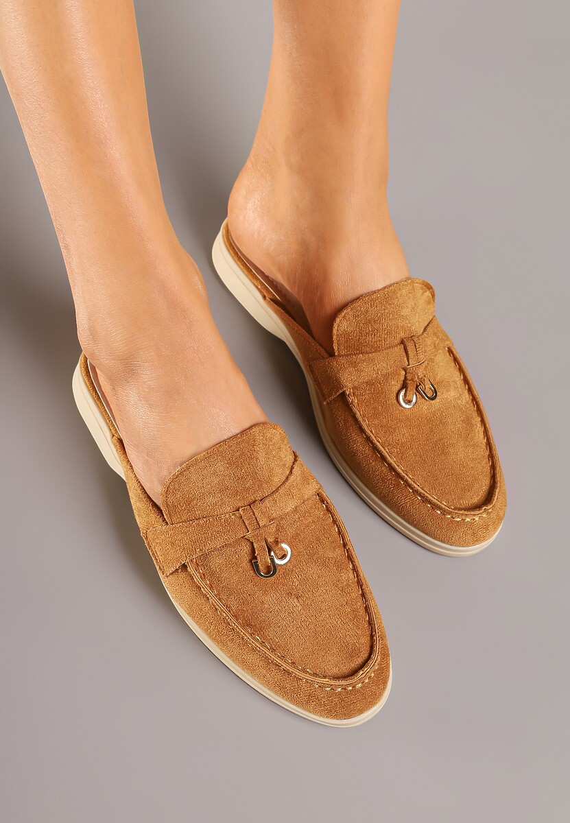 Jasnobrązowe Klapki w Stylu Muli z Ozdobą i Przeszyciami Silfia