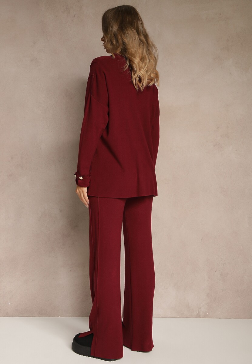 Bordowy Komplet z Dzianiny z Wiskozą Spodnie i Sweter z Ozdobnymi Guzikami Unarea