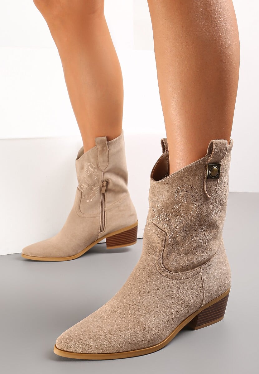 Ciemnobeżowe Botki z Imitacji Zamszu na Płaskim Obcasie z Haftowaniem Davonia