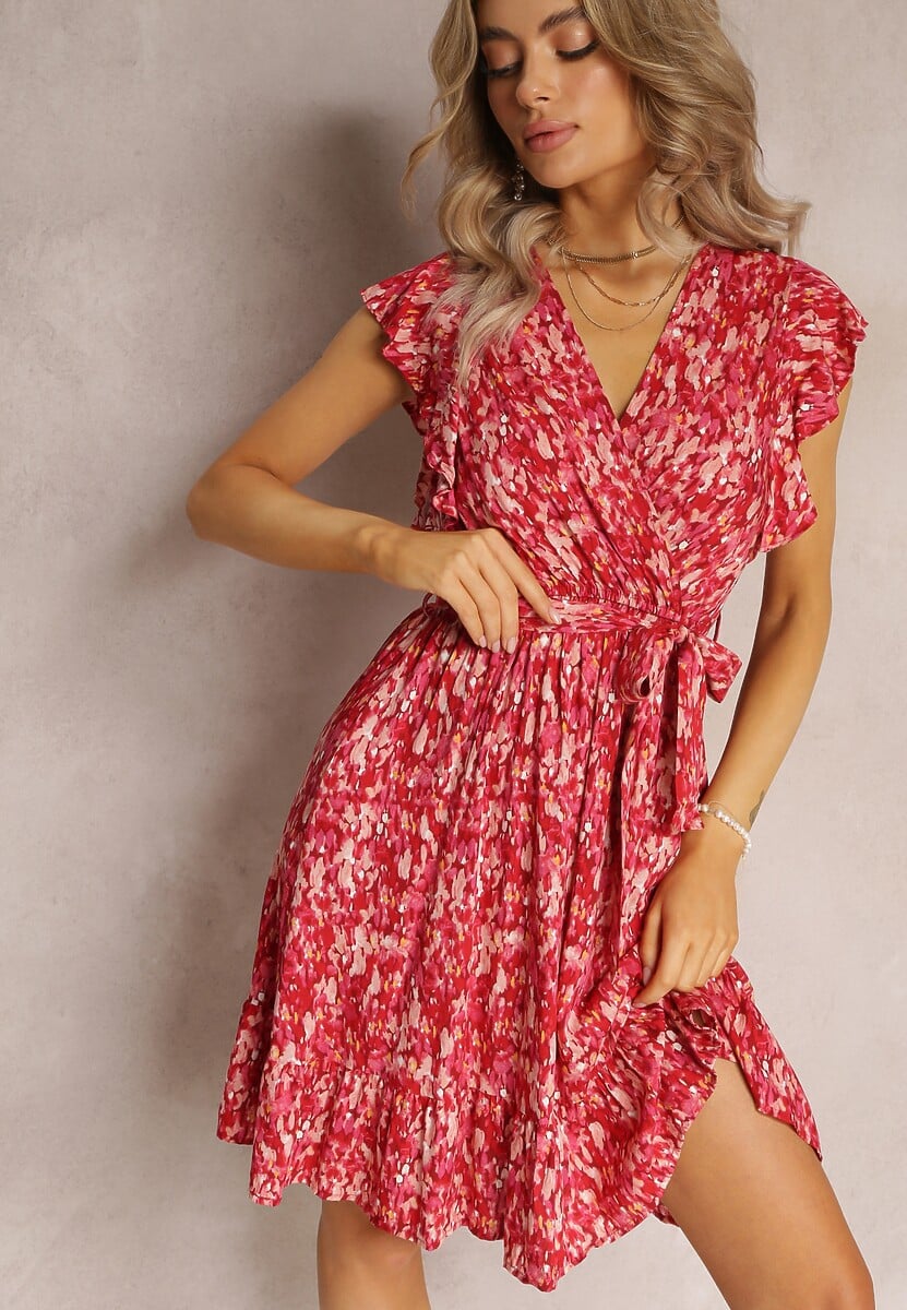 Czerwona Rozkloszowana Midi Sukienka w Kwiaty z Wiskozy Ściągana w Talii Gumką Anicolas
