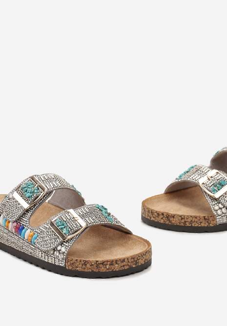 Srebrne Klapki ze Sprzączkami Ozdobione Kryształkami i Koralikami  Paura