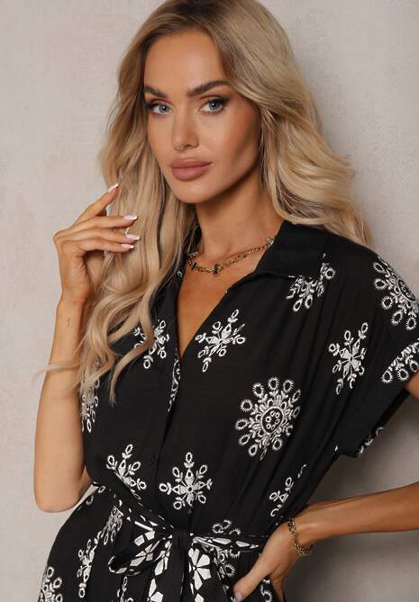 Czarna Sukienka z Dodatkiem Wiskozy o Kroju Koszulowym Wykończona Paskiem i Guzikami Mivavia