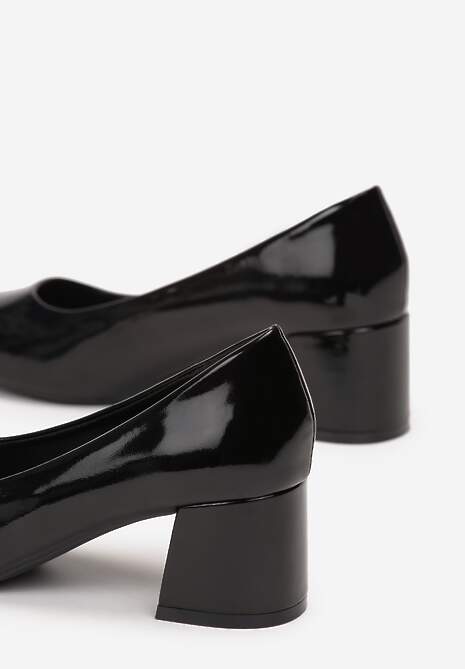 Czarne Lakierowane Czółenka na Niskim Słupku Nadiame