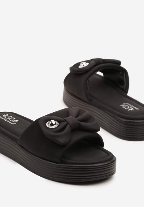 Czarne Klapki na Niskiej Platformie z Kokardą Meririela