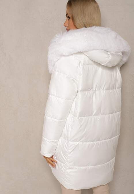Biała Pudełkowa Kurtka Pikowana Ozdobiona Odpinanym Futerkiem i Suwakiem Hedizelle