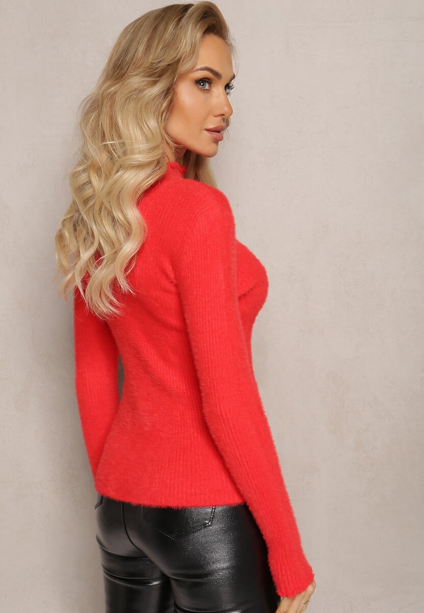 Czerwony Futerkowy Sweter z Wełny z Półgolfem i Ozdobnymi Guzikami Zekluna