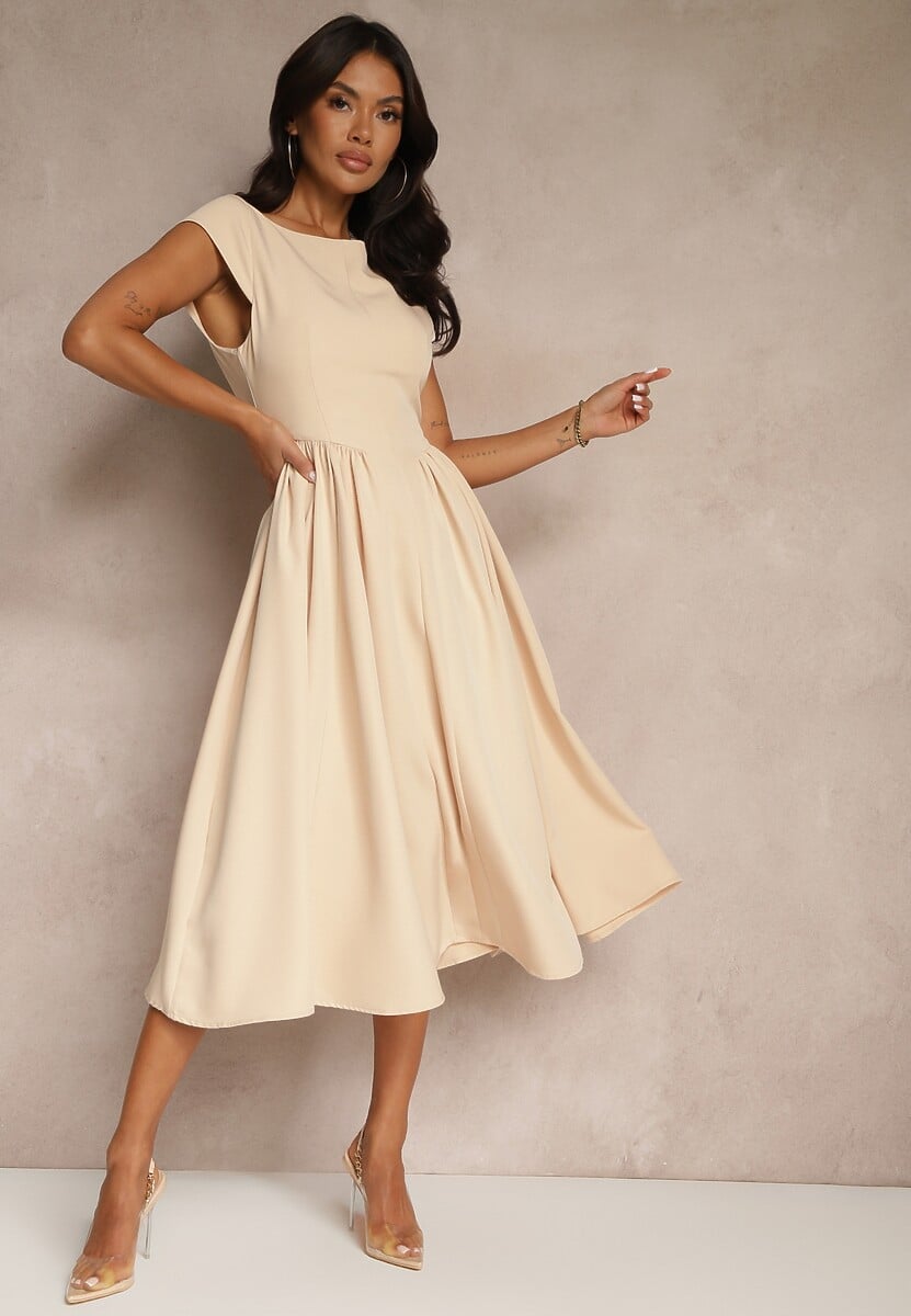 Beżowa Sukienka Vices  o Rozkloszowanym Kroju z Dekoltem w Kształcie Łódki Milioria