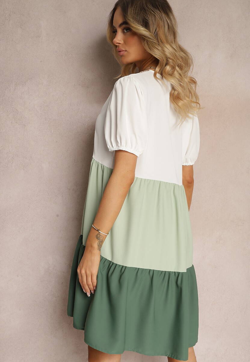 Beżowo-Zielona Sukienka Ozdobiona Koronką przy Dekolcie o Pudełkowym Kroju Vikia