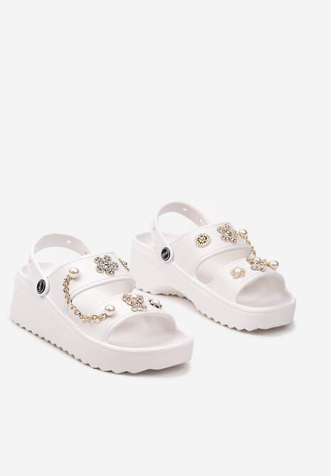 Białe Klapki z Pianki na Koturnie Ozdobione Aplikacjami z Paskiem Podtrzymujący Piętę Anesaria