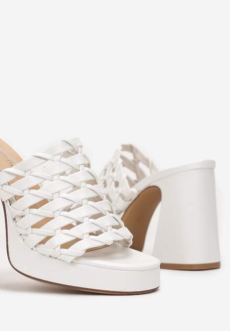 Białe Klapki na Słupku i Platformie z Szerokim Plecionym Paskiem Lycius