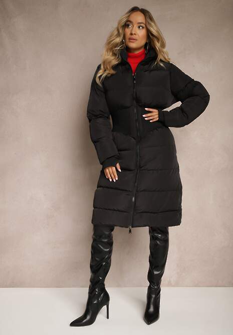 Czarna Kurtka z Pikowanymi Przeszyciami ze Stójką i Szeroką Gumką w Talii Hediala