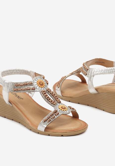 Srebrne Wsuwane Sandały na Koturnie Ozdobione Koralikami i Cyrkoniami Eladawn