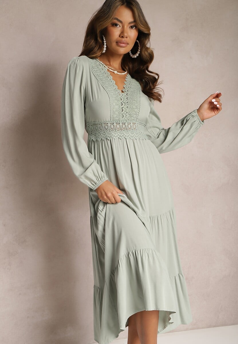 Czarna Sukienka Rozkloszowana z Falbanką i Koronką Kiaya