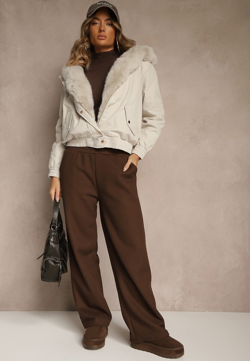 Jasnobeżowa Kurtka o Kroju Bomberki z Kapturem i Futerkiem Rafenea