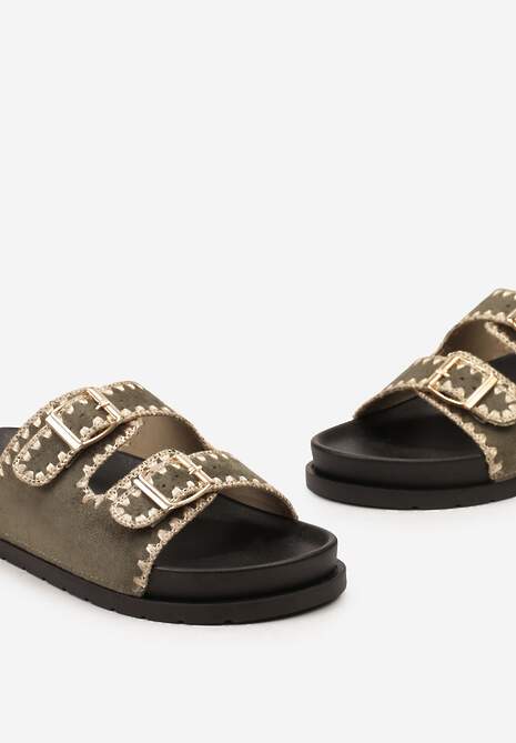 Zielone Klapki na Niskiej Platformie z Przeszyciami i Dwiema Klamrami Deodora