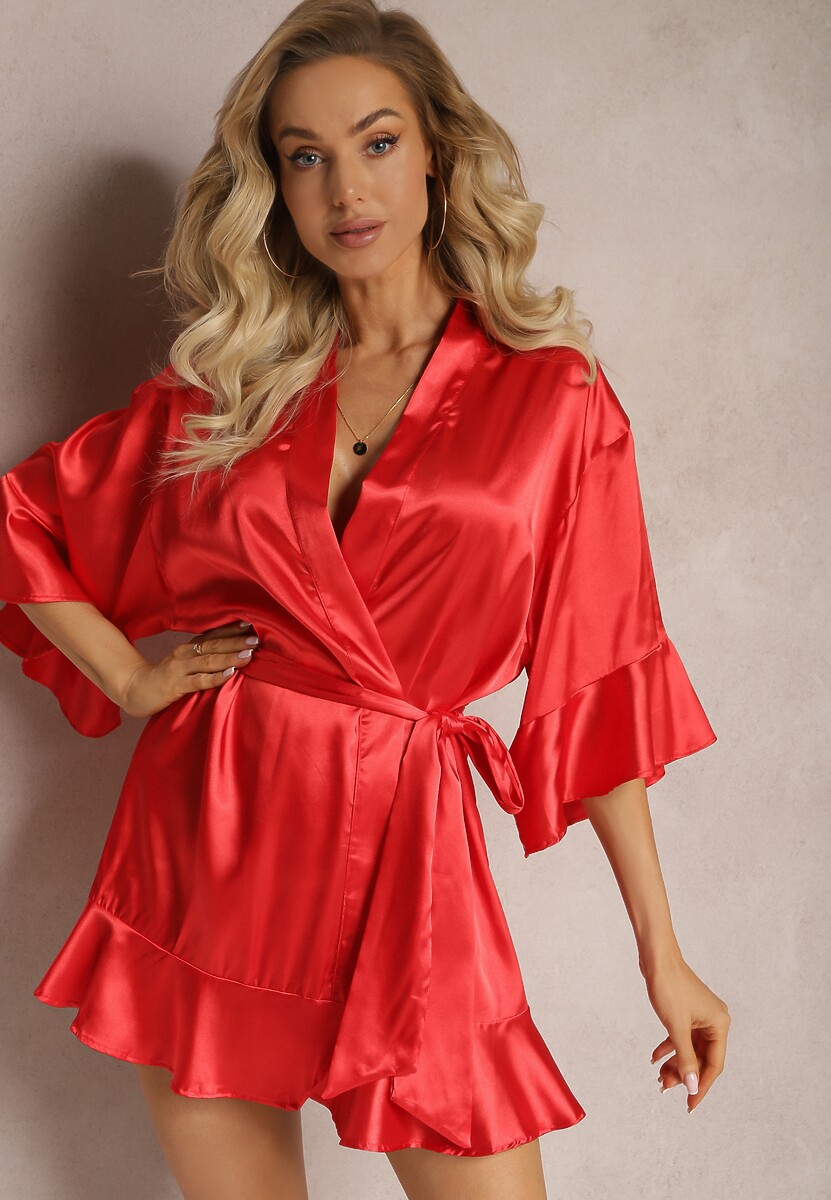 Czerwony Szlafrok z Satyny z Paskiem w Talii i Falbankami Debori