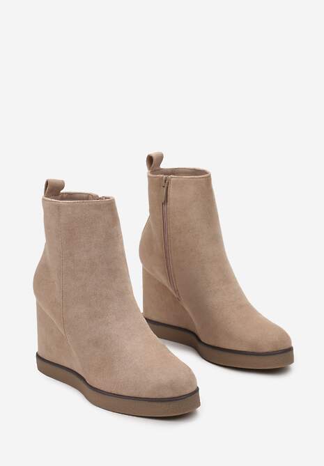 Ciemnobeżowe Botki na Koturnie z Imitacji Zamszu Sobetis
