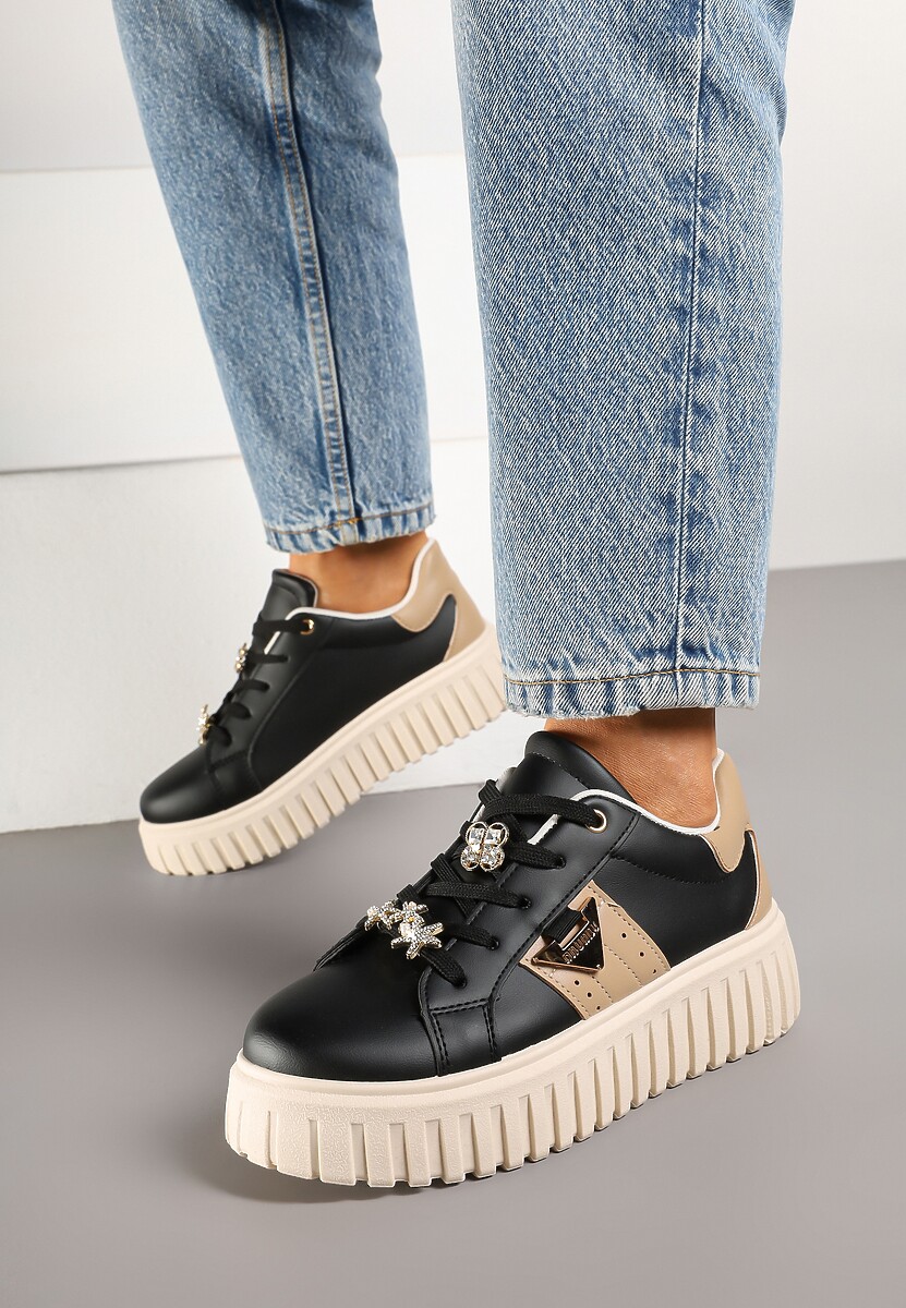 Biało-Czarne Sneakersy na Tłoczonej Platformie z Metalicznymi Ozdobami Eleanilia