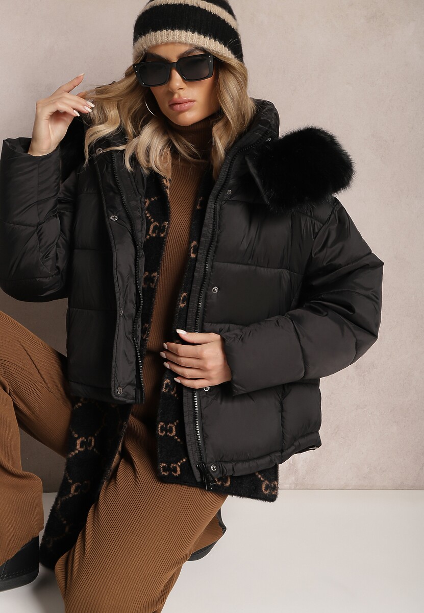 Czarna Pikowana Kurtka z Kapturem i Futerkiem Komisia