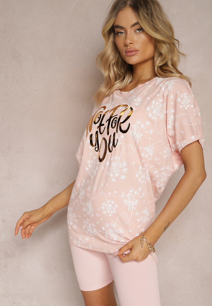 Różowy T-shirt z Bawełny Typu Nietoperz z Ozdobnym Nadrukiem i Cyrkoniami Siratta