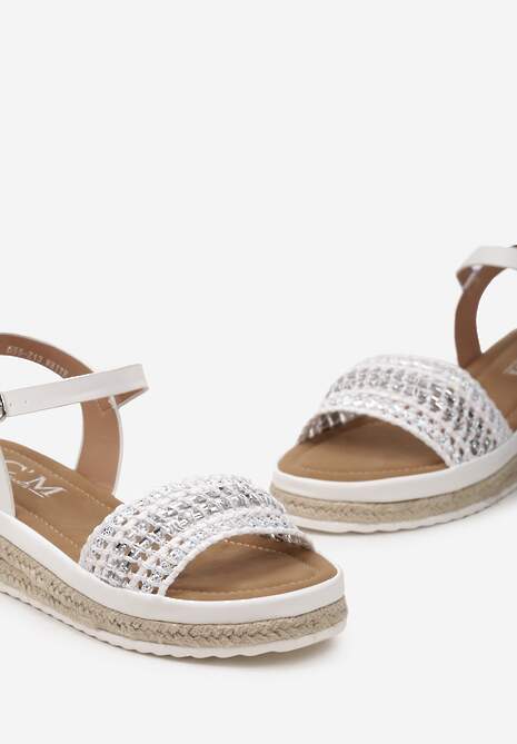 Białe Sandały w Stylu Boho z Plecionką i Kryształkami Arigatta