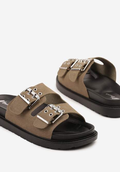 Zielone Klapki Ozdobione Klamrami Teitelle