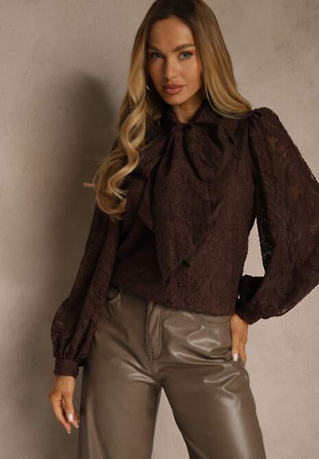 Brązowa Koszula z Koronki Zdobiona Bufiastymi Rękawami i Kokardą przy Dekolcie Sewene