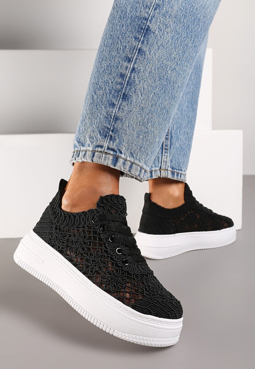 Czarne Sneakersy na Platformie przed Kostkę z Cholewką z Ażurowym Zdobieniem Ebivara