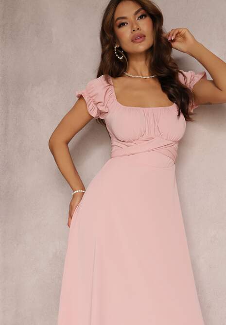 Różowa Sukienka o Rozkloszowanym Kroju z Wiązaniem Perolis