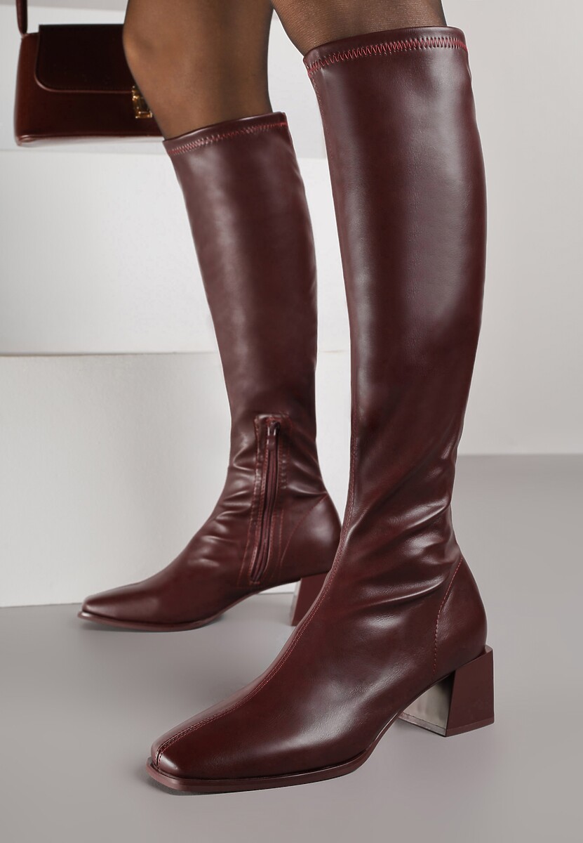 Bordowe Kozaki na Geometrycznym Słupku z Kwadratowym Noskiem Brikalona