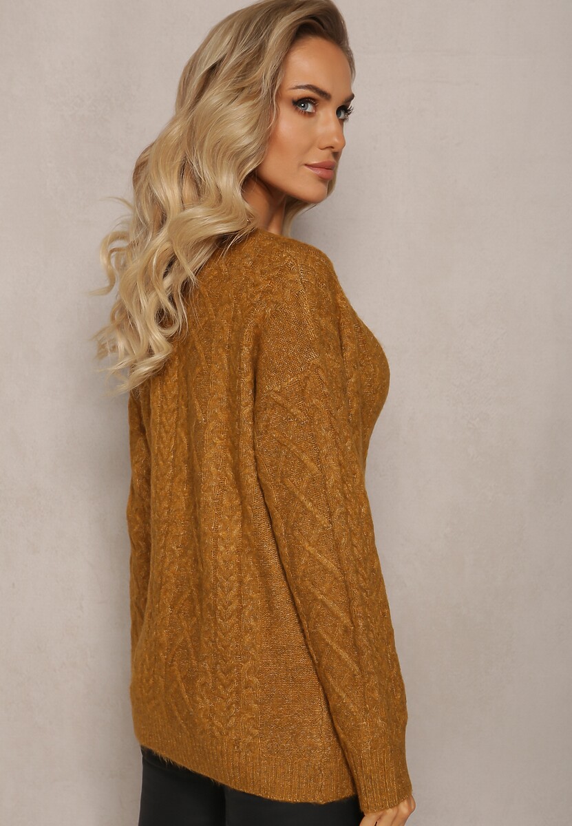 Jasnobrązowy Zapinany Kardigan z Trójkątnym Dekoltem i Warkoczykowy Splot Juessa