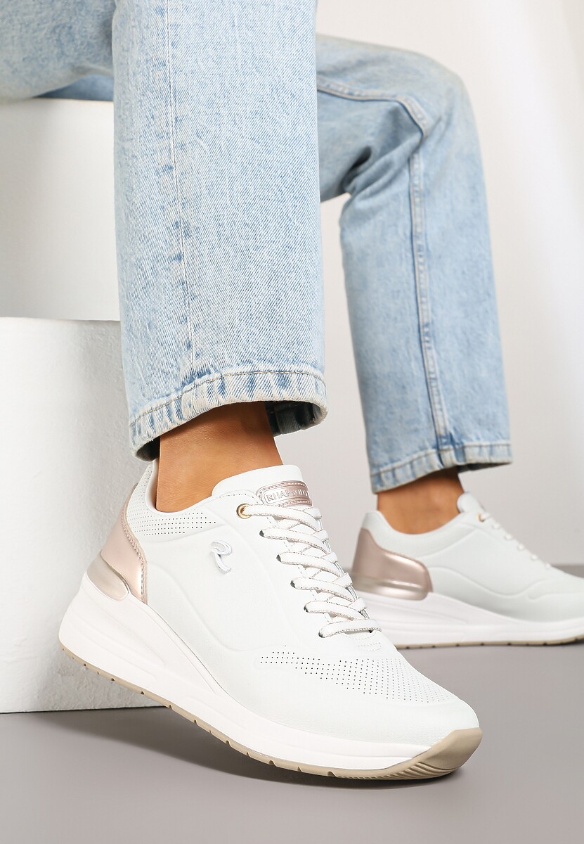 Białe Sneakersy na Koturnie Zdobione Tłoczeniami i Aplikacją Marovea