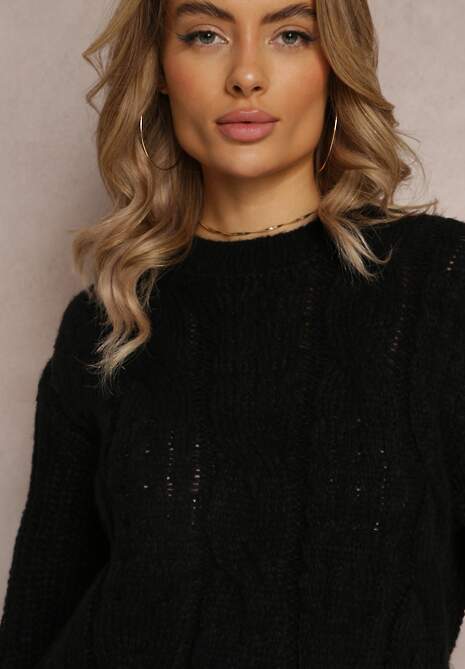 Czarny Sweter o Klasycznym Fasonie z Modnym Splotem Siloma