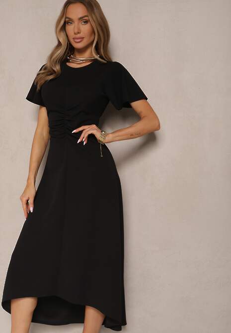 Czarna Sukienka o Rozkloszowanym Kroju z Marszczeniem Odarene