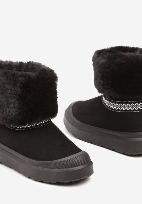 Czarne Śniegowce na Płaskiej Podeszwie Ozdobione Futerkiem i Haftem Lannetea