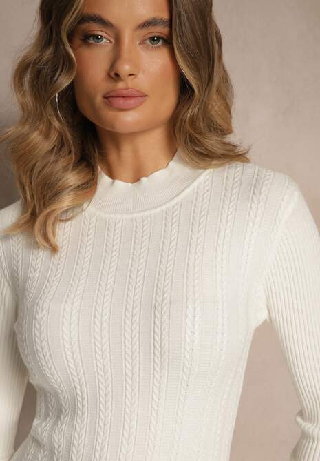 Biały Golf z Tłoczonym Wzorem Ralinnea