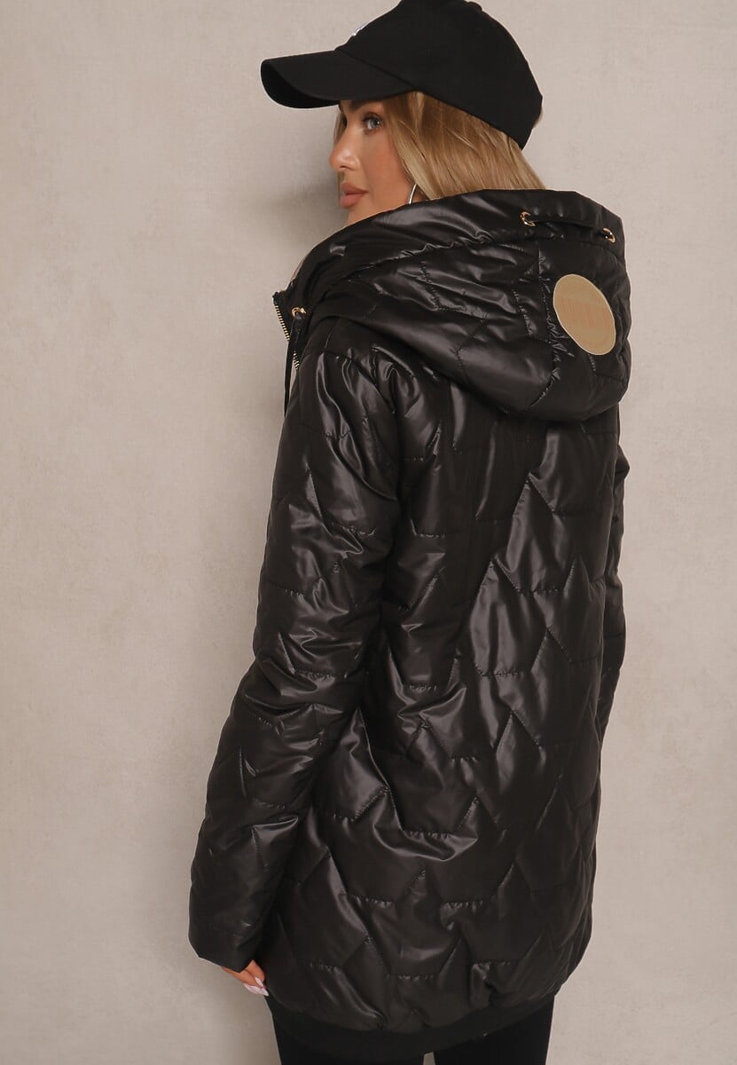 Czarna Pudełkowa Kurtka z Pikowanymi Przeszyciami i Kapturem Telaniela