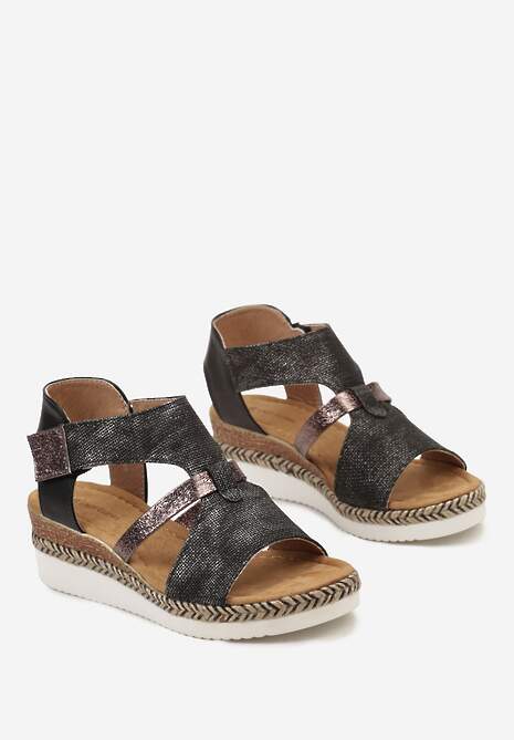 Czarne Sandały na Niskim Koturnie z Plecionką i Lekką Perforacją Zoramassa