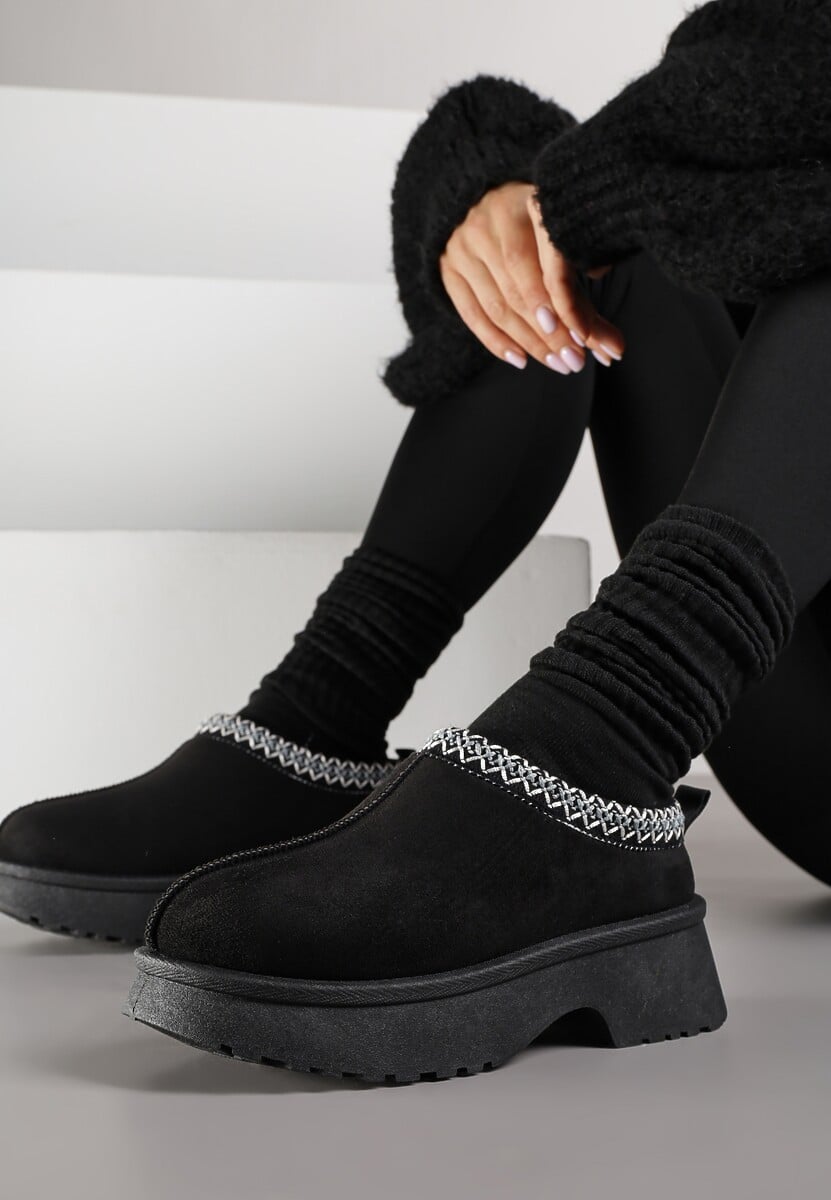 Czarne Śniegowce na Platformie z Niską Cholewką z Haftem Livitte