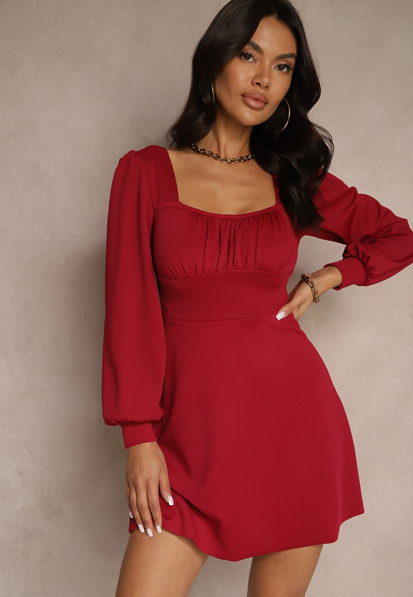 Czerwona Sukienka Ozdobione Bufiastymi Rękawami Sopivara