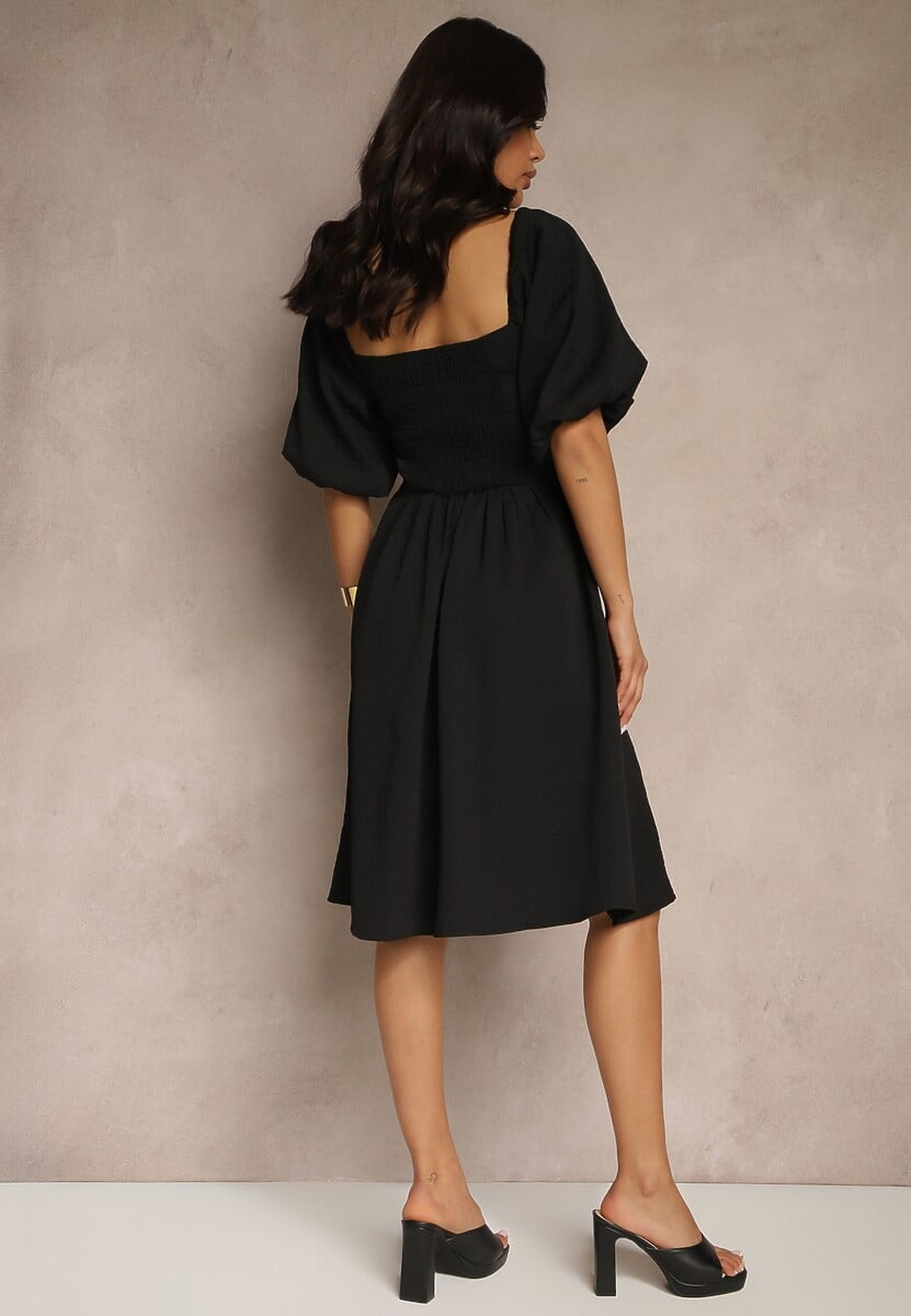 Czarna Rozkloszowana Sukienka z Bufiastymi Rękawami i Kwadratowym Dekoltem Mariwena