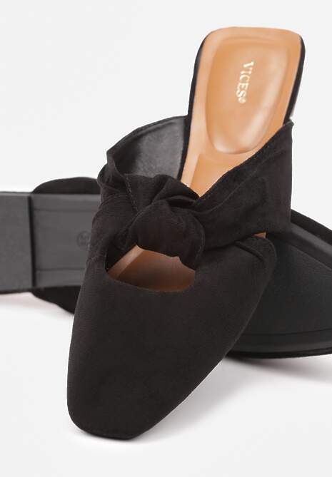 Czarne Klapki Vices Typu Mule z Ozdobnym Supłem Elitina