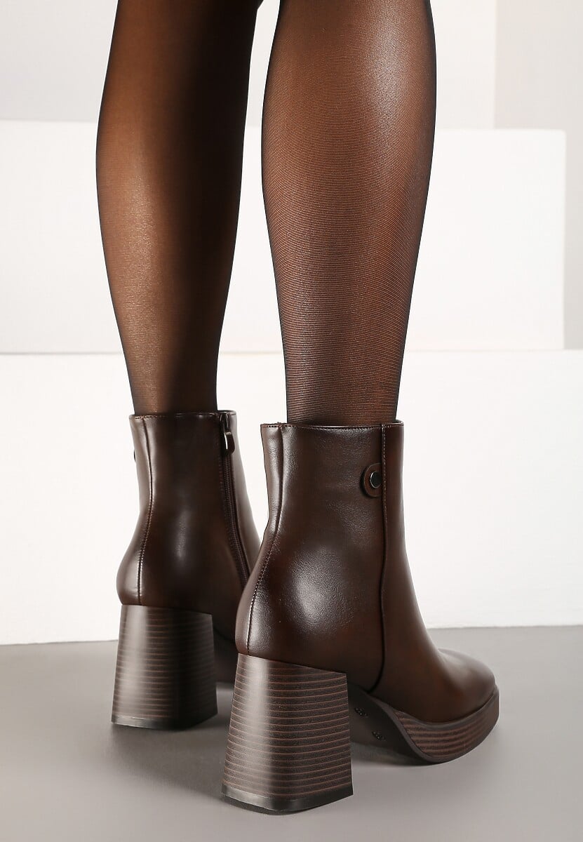 Brązowe Botki na Słupku Ozdobione Kwadratowym Noskiem Ansilena