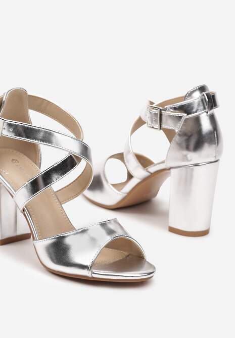 Srebrne Sandały Zapinane na Sprzączkę na Słupku Meavilla